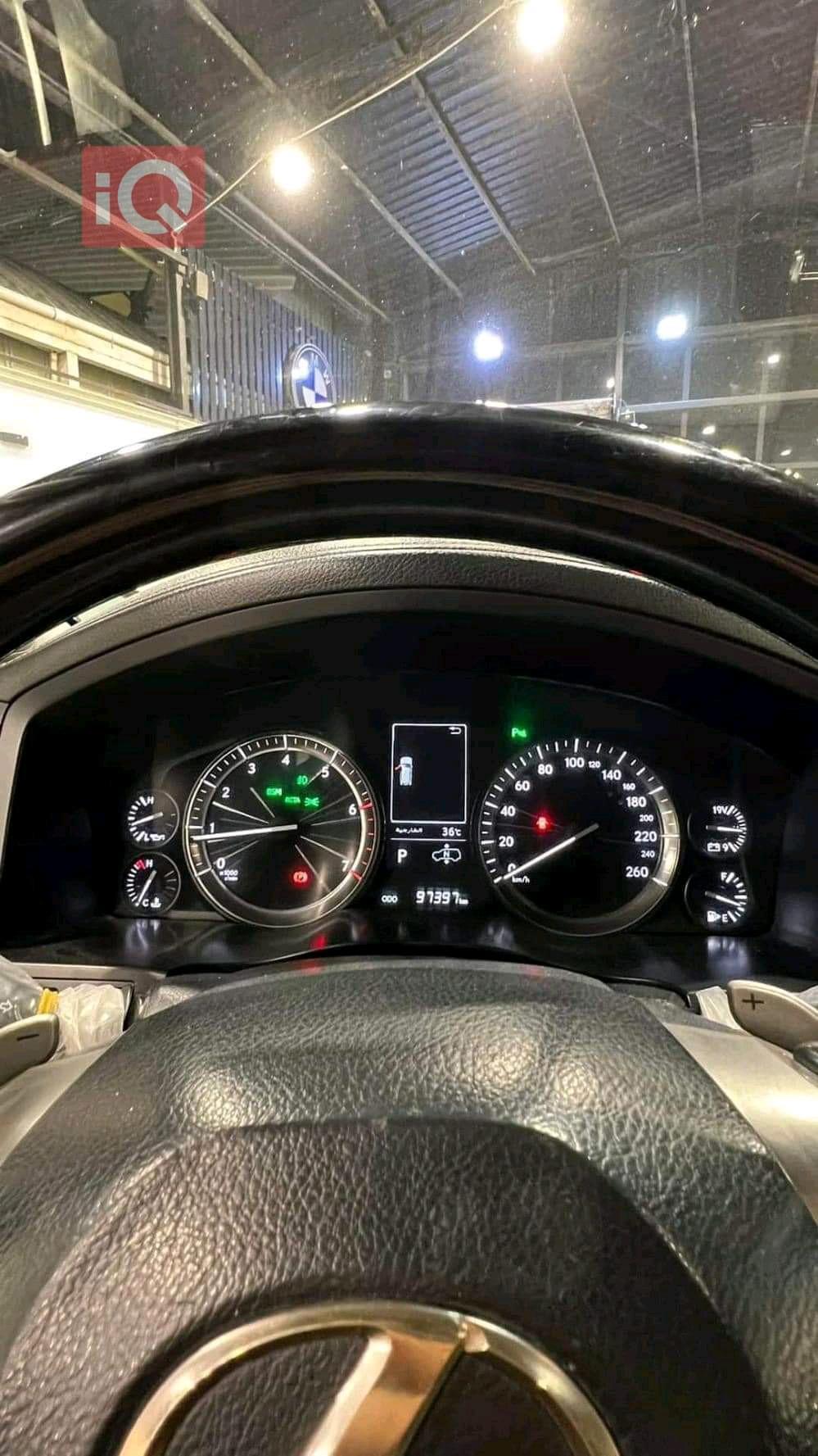 لكزس LX
